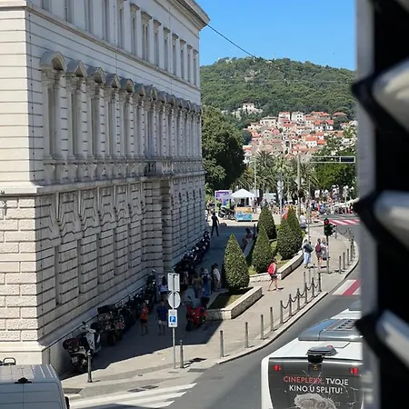 Blago Center Apartman *
